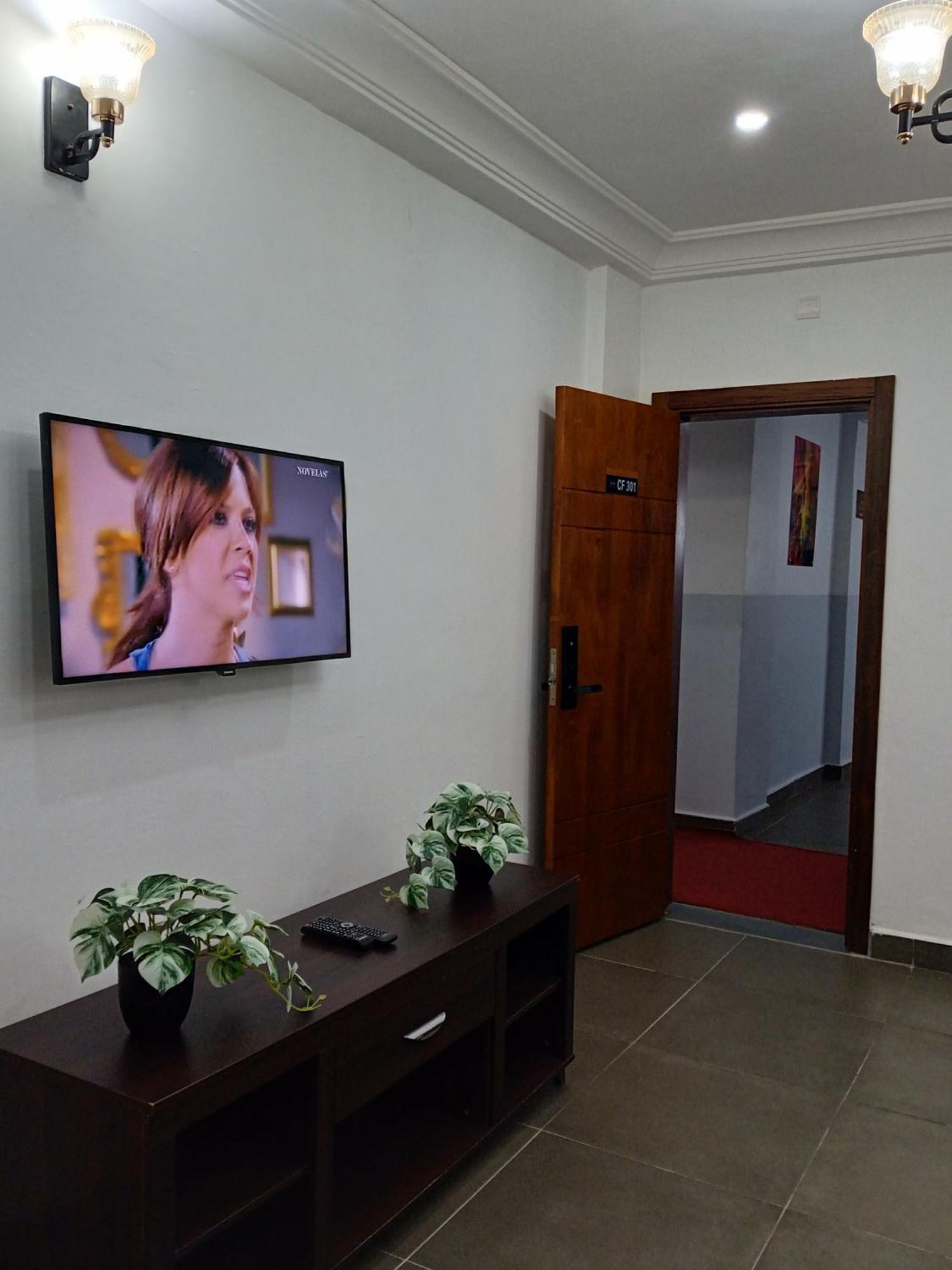 Cofe Hotel Yaounde Exterior photo