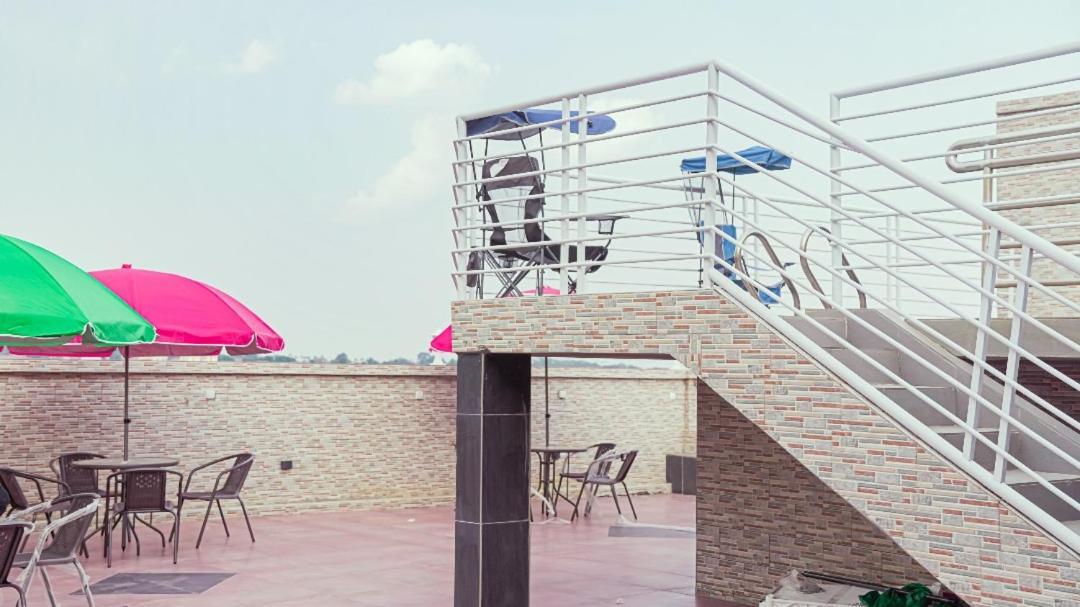 Cofe Hotel Yaounde Exterior photo