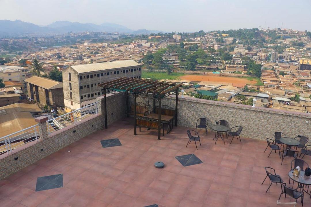 Cofe Hotel Yaounde Exterior photo